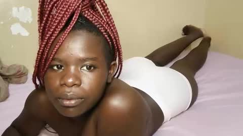 Snapshot of queen_latasha chatting on June 6, 2026, 4:50 am queen_latasha online show from June 6, 2026, 4:50 am