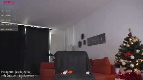 queen_leylla online show from January 7, 2025, 9:07 am