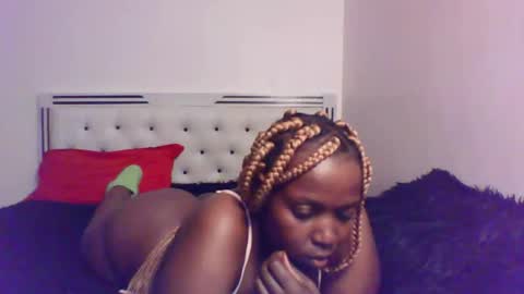 QUEEN online show from April 12, 2026, 3:39 pm