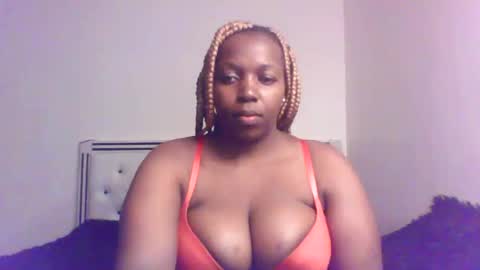 QUEEN online show from April 22, 2026, 3:31 am