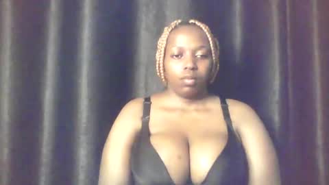 QUEEN online show from April 30, 2026, 5:03 am
