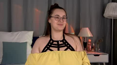 Snapshot of queen_monica chatting on July 23, 2026, 6:17 pm Monica online show from July 23, 2026, 6:17 pm