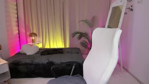 queen_of_deepthroat online show from December 14, 2025, 5:46 am