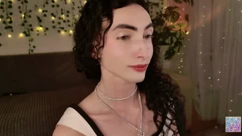 Snapshot of queen_of_tease chatting on July 8, 2026, 3:44 am queen_of_tease online show from July 8, 2026, 3:44 am