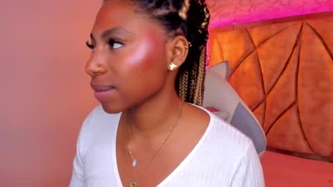 Snapshot of queen_perla_ chatting on January 9, 2025, 2:29 pm online show from January 9, 2025, 2:29 pm