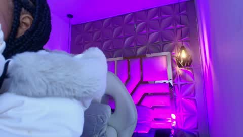   online show from April 26, 2026, 1:31 pm