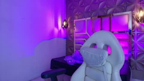 Snapshot of queen_perla_ chatting on May 3, 2026, 12:11 pm online show from May 3, 2026, 12:11 pm