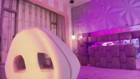 Snapshot of queen_perla_ chatting on May 11, 2026, 12:11 pm online show from May 11, 2026, 12:11 pm