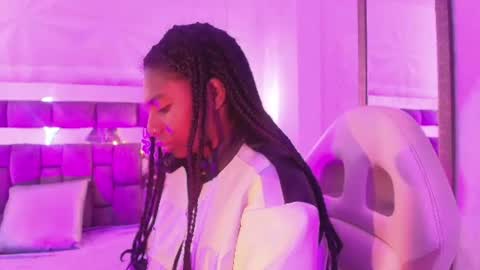 Snapshot of queen_perla_ chatting on June 13, 2026, 12:14 pm online show from June 13, 2026, 12:14 pm