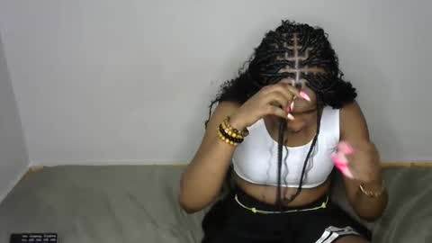 queen_polite online show from November 27, 2025, 7:05 pm