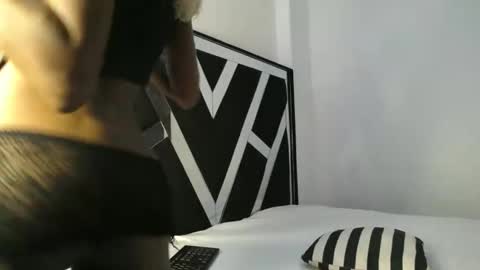 queen_sashavixen online show from April 27, 2026, 4:54 am