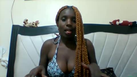 Snapshot of queen_wow2 chatting on September 20, 2025, 11:00 am queen online show from September 20, 2025, 11:00 am