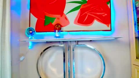 Snapshot of queen_zoe01 chatting on November 10, 2025, 8:24 am queen_zoe01 online show from November 10, 2025, 8:24 am