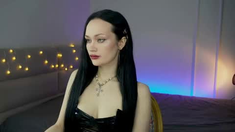 Snapshot of queenaliss chatting on May 24, 2026, 4:39 am Your world and the universe Aliss online show from May 24, 2026, 4:39 am