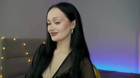 Snapshot of queenaliss chatting on June 14, 2026, 5:20 am Your world and the universe Aliss online show from June 14, 2026, 5:20 am