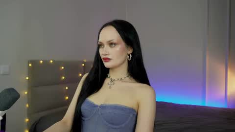 Snapshot of queenaliss chatting on July 9, 2026, 8:07 am Your world and the universe Aliss online show from July 9, 2026, 8:07 am