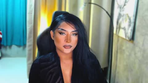 Snapshot of queenarthalia chatting on March 10, 2025, 5:33 am ARTHA online show from March 10, 2025, 5:33 am