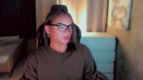 Snapshot of queenarthalia chatting on November 18, 2025, 6:34 pm ARTHA online show from November 18, 2025, 6:34 pm