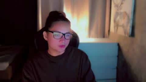 Snapshot of queenarthalia chatting on November 28, 2025, 3:14 pm ARTHA online show from November 28, 2025, 3:14 pm