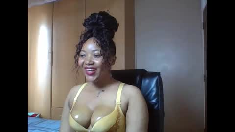 Queenbebony2 online show from April 28, 2026, 7:24 am