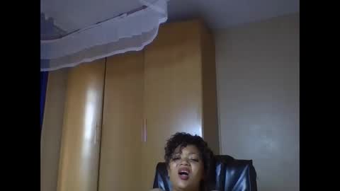 Queenbebony2 online show from April 30, 2026, 6:53 am