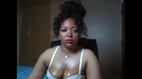 Queenbebony2 online show from May 4, 2026, 5:25 am