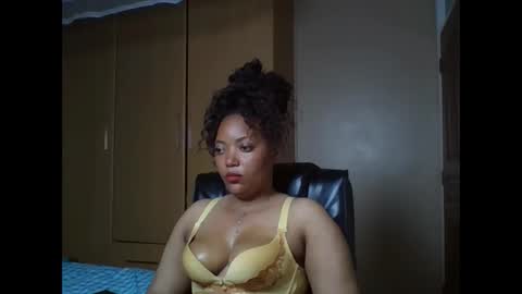 Snapshot of queenbebony2 chatting on May 6, 2026, 3:50 pm Queenbebony2 online show from May 6, 2026, 3:50 pm