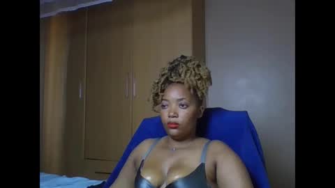 Snapshot of queenbebony2 chatting on June 8, 2026, 12:05 pm Queenbebony2 online show from June 8, 2026, 12:05 pm