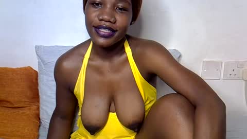Snapshot of queenbest chatting on July 6, 2026, 4:53 am Cindy Melahnin online show from July 6, 2026, 4:53 am