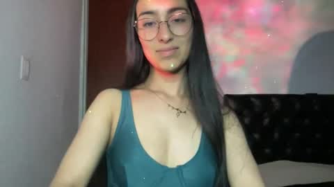 queenbyte_18 online show from May 5, 2026, 4:31 am