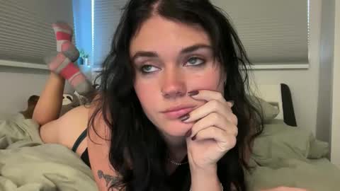 Snapshot of queencassidyy chatting on November 22, 2025, 11:37 pm Cassidy online show from November 22, 2025, 11:37 pm