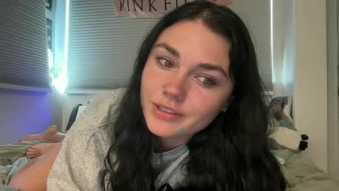 Snapshot of queencassidyy chatting on July 1, 2026, 12:12 am Cassidy online show from July 1, 2026, 12:12 am
