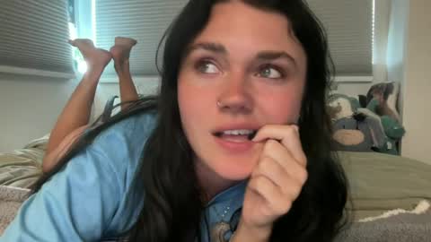 Snapshot of queencassidyy chatting on July 3, 2026, 12:17 am Cassidy online show from July 3, 2026, 12:17 am