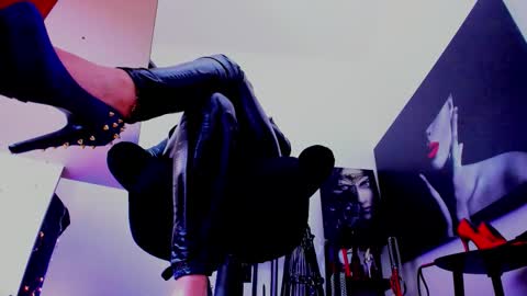 Misscatsnow online show from January 14, 2026, 2:17 am