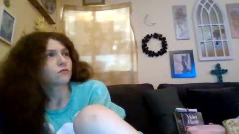 Snapshot of queencrimsonlvx chatting on July 17, 2026, 5:58 am queencrimsonlvx online show from July 17, 2026, 5:58 am