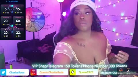 Snapshot of queencroze chatting on December 16, 2024, 1:53 am Queen Cherise Roze online show from December 16, 2024, 1:53 am