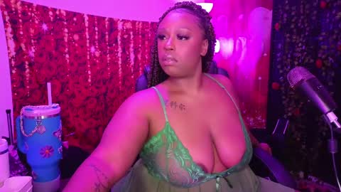 Queen Cherise Roze online show from May 21, 2026, 12:50 am