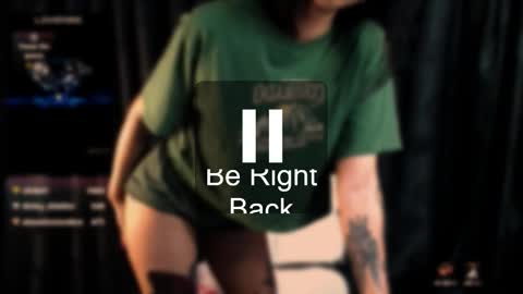 Snapshot of queendom_ing chatting on December 30, 2024, 12:11 am Sweet Goddess online show from December 30, 2024, 12:11 am