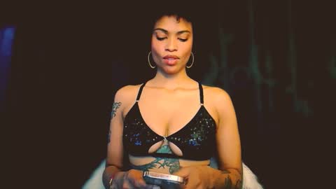 Snapshot of queendom_ing chatting on November 19, 2025, 10:10 pm Sweet Goddess online show from November 19, 2025, 10:10 pm