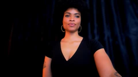 Snapshot of queendom_ing chatting on November 26, 2025, 2:12 am Sweet Goddess online show from November 26, 2025, 2:12 am