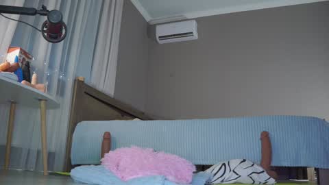 Nelly  INSTA  queenelia  online show from December 10, 2024, 3:33 pm