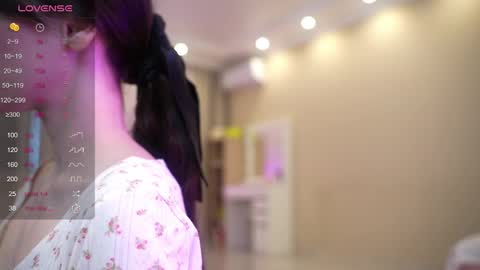 Nelly  INSTA  queenelia  online show from May 14, 2026, 12:56 pm