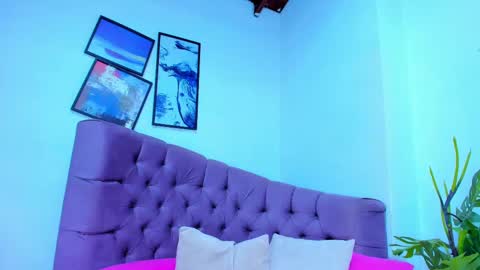 Queen online show from September 23, 2025, 6:22 pm