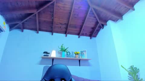 Queen online show from March 10, 2026, 8:14 pm