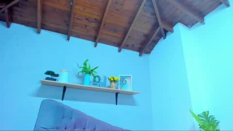 Queen online show from March 15, 2026, 3:29 pm