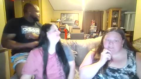 Snapshot of queenking55 chatting on July 13, 2026, 7:55 am Queen N King Fun Night online show from July 13, 2026, 7:55 am