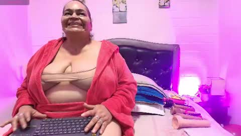 Snapshot of queenmature chatting on June 10, 2026, 7:46 pm VickyBoobss online show from June 10, 2026, 7:46 pm