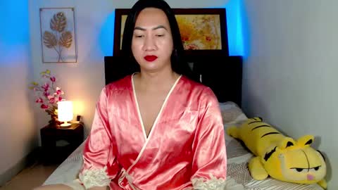 QUEEN online show from December 25, 2024, 5:48 am