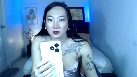 QUEEN online show from January 3, 2025, 4:48 pm