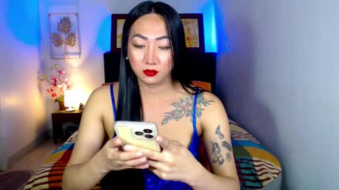 QUEEN online show from February 9, 2025, 10:42 am